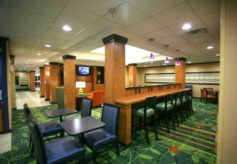 Fairfield Inn And Suites By Marriott Lakeland Plant City Restaurant photo