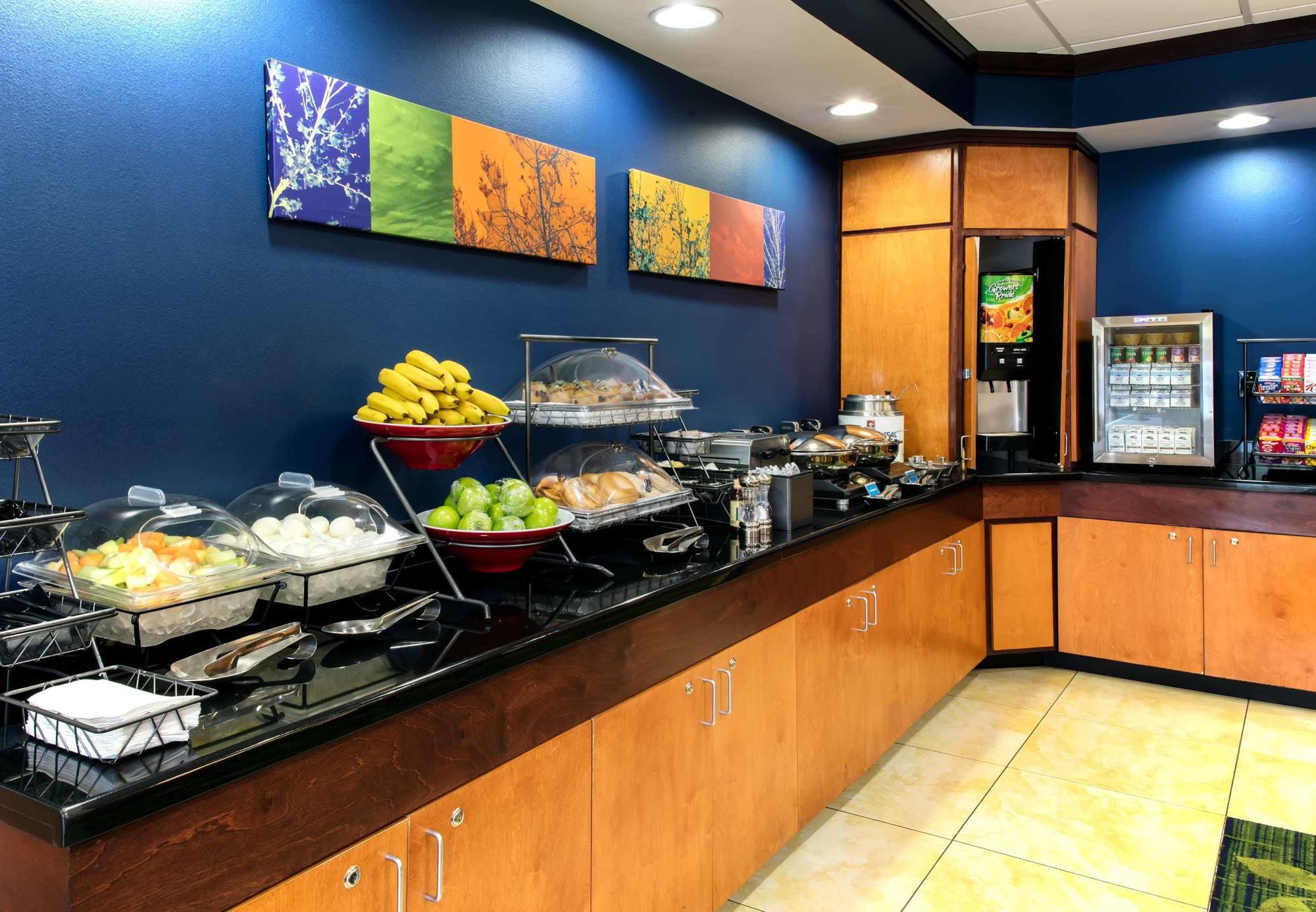 Fairfield Inn And Suites By Marriott Lakeland Plant City Exterior photo