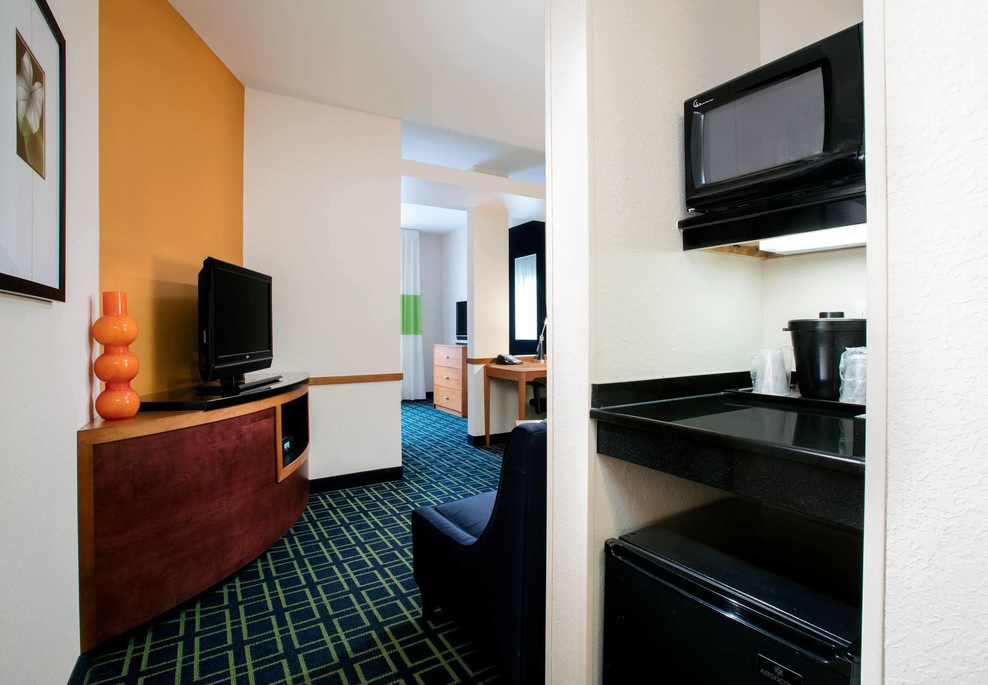 Fairfield Inn And Suites By Marriott Lakeland Plant City Exterior photo